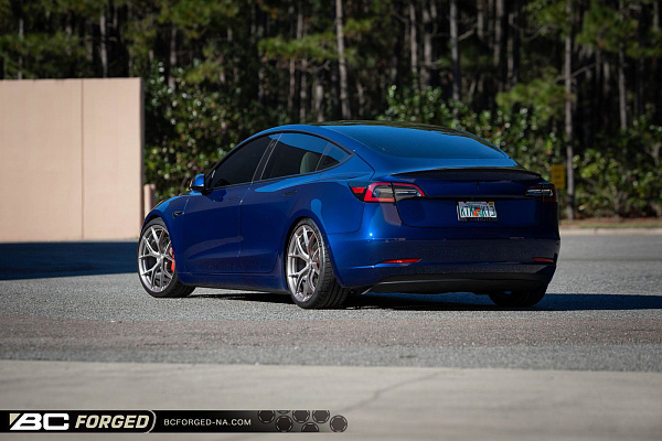 Фото дисков BC Forged KL01 Глянцевый тонированный лак на Tesla Model 3
