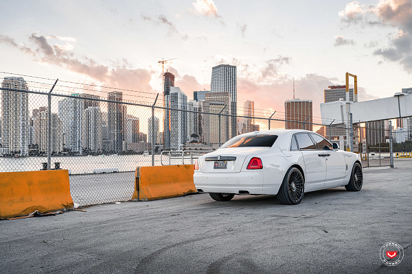 Фото дисков Vossen S17-15T Черный глянец на Rolls-Royce Ghost I