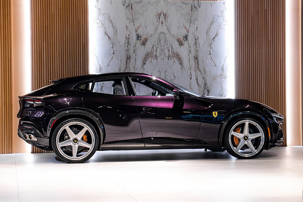 Фото дисков Giovanna Cinque Глянцевый лак на Ferrari Purosangue