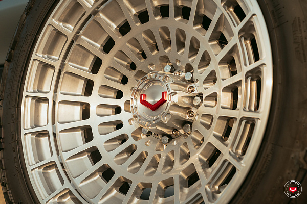 Фото дисков Vossen LCX-04 Глянцевый лак на GMC Hummer EV