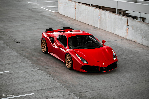 Фото дисков Brixton Forged CM6-R Глянцевая медь на Ferrari 488