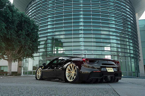 Фото дисков HRE P204 Сатиновое золото на Ferrari 488