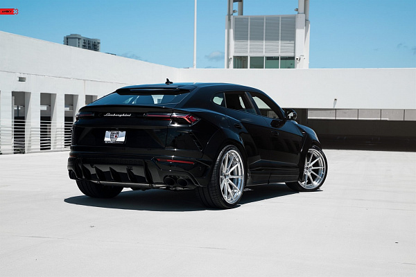 Фото дисков Anrky AN38 Глянцевый лак на Lamborghini Urus