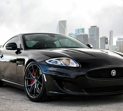 Фото дисков HRE P101 на Jaguar XKR II