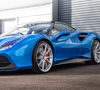 Фото дисков HRE P104SC на Ferrari 488