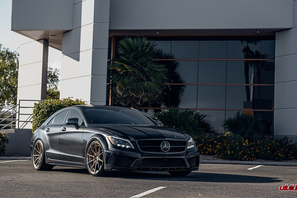 Фото дисков Anrky AN28 Глянцевое темное золото на Mercedes-Benz CLS (C218)