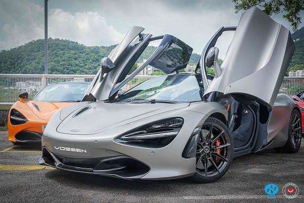 Фото дисков Vossen EVO-2R Черный глянец на McLaren 720S