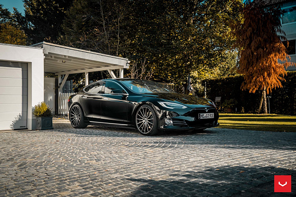 Фото дисков Vossen VFS-2 Глянцевый темный лак на Tesla Model S