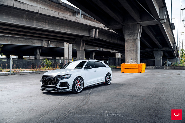 Фото дисков Vossen HF-5 Серебро на Audi Q8