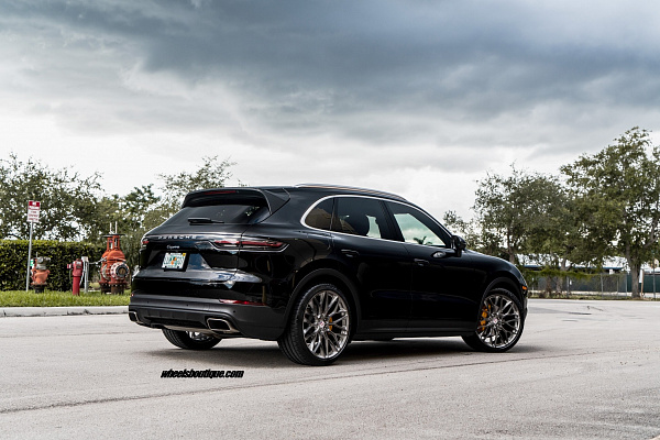Фото дисков HRE P200 Глянцевый темный лак на Porsche Cayenne III