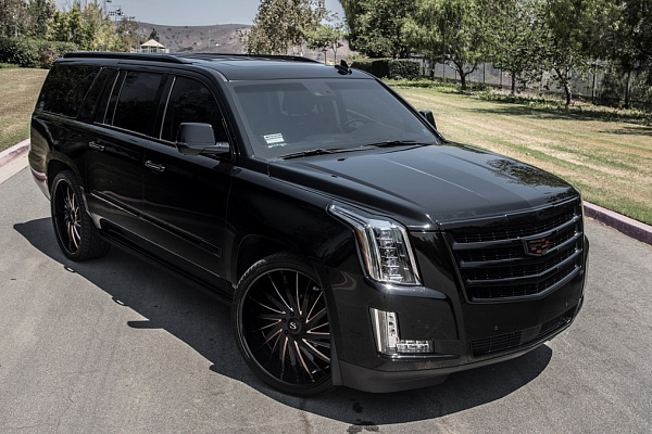Фото дисков Savini SV64 Другой цвет на Cadillac Escalade IV