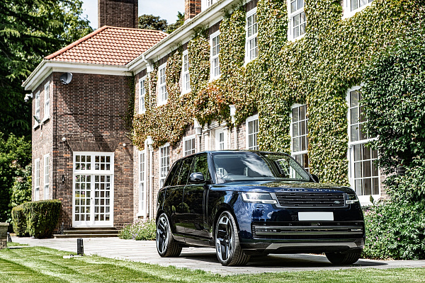 Фото дисков Kahn Type 33 RS Черный сатин на Range Rover V