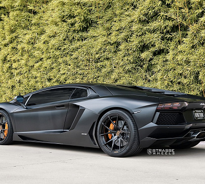 Фото дисков Strasse Wheels SM5R Deep Concave Monoblock на Lamborghini Aventador