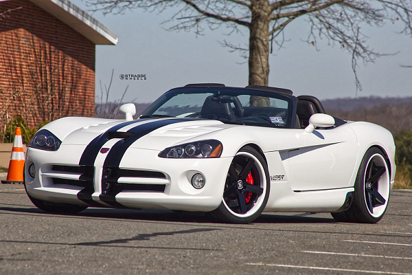 Фото дисков Strasse Wheels S5 Deep Concave FS Другой цвет на Dodge Viper