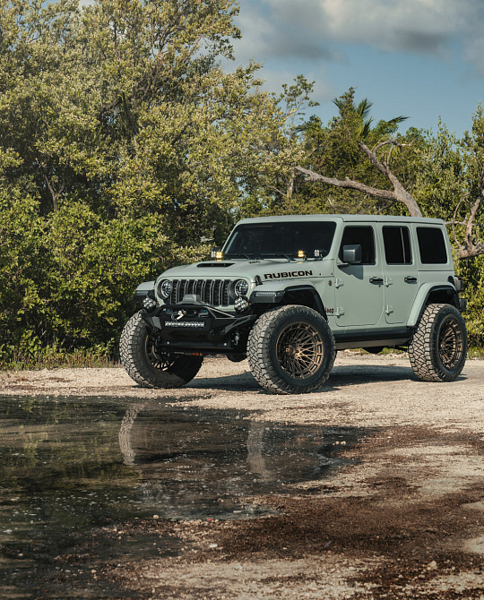 Фото дисков LCX-03 Сатиновая бронза на Jeep Wrangler IV (JL)