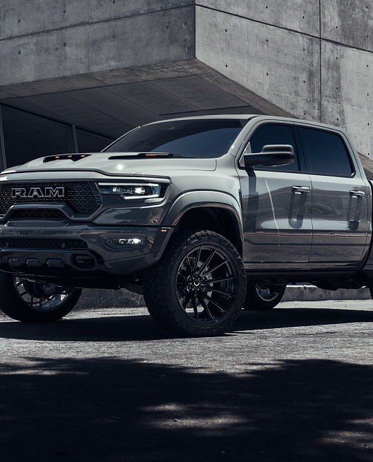 Фото дисков VFX-01 Черный глянец на Ram 1500 V