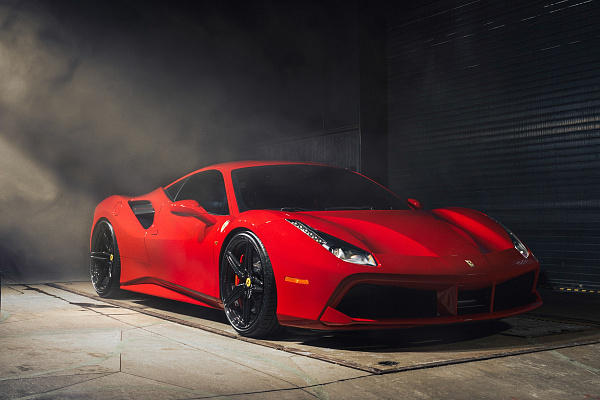 Фото дисков Brixton Forged PF4 Черный глянец на Ferrari 488