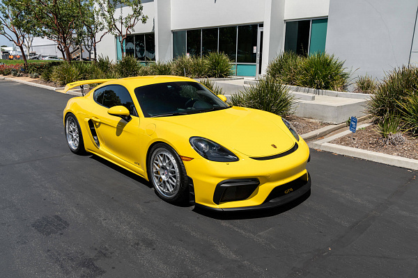 Фото дисков HRE 300 Серебро на Porsche Cayman III