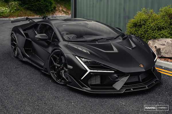 Фото дисков NOVITEC NL4 Черный глянец на Lamborghini Revuelto