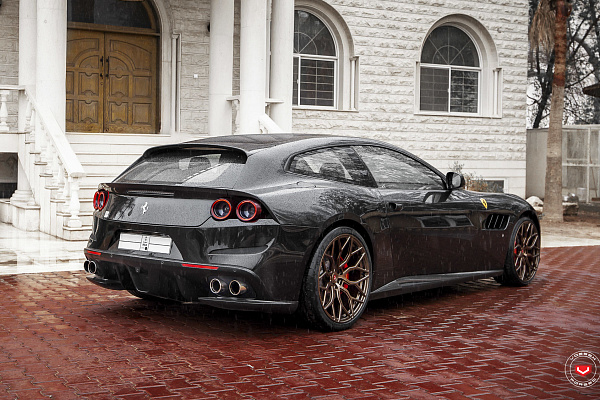 Ferrari GTC4Lusso