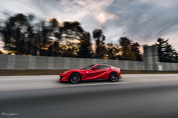 Фото дисков Brixton Forged PF5 Глянцевый темный лак на Ferrari 812