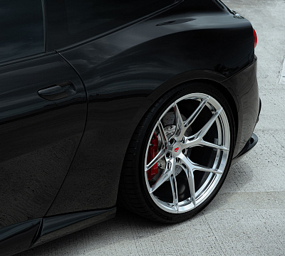 Фото дисков Vossen S21-01 на Ferrari GTC4Lusso
