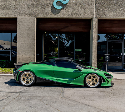 Фото дисков Brixton Forged TR05 на McLaren 720S