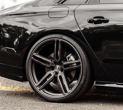 Фото дисков Vossen HF-1 на Audi A/S 8 (D4)