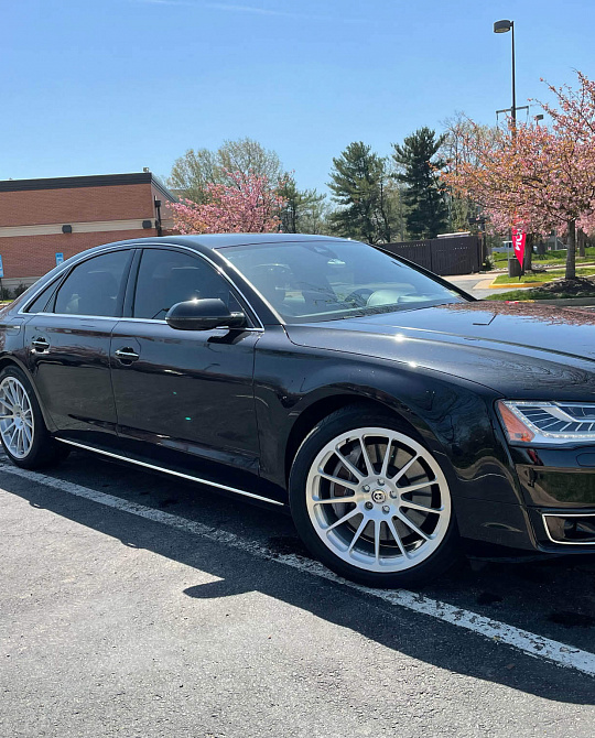 Фото дисков 303M Глянцевый лак на Audi A/S 8 (D4)