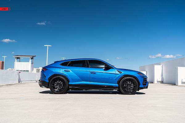 Фото дисков Anrky AN31 Черный сатин на Lamborghini Urus