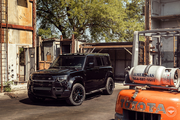 Фото дисков Vossen UV-X Черный глянец на Land Rover Defender II