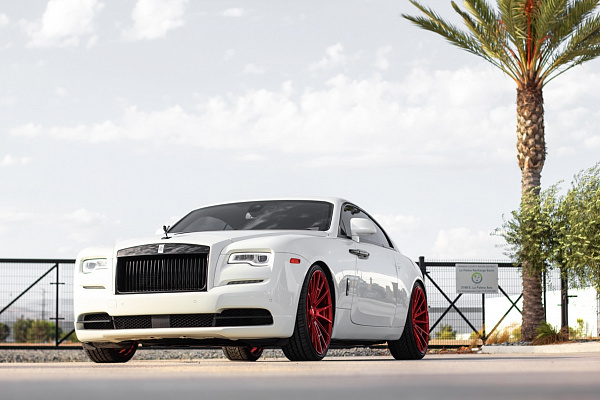 Фото дисков Savini SV75 Красный глянец на Rolls-Royce Wraith