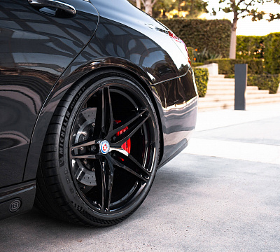 Фото дисков HRE P107 на Mercedes-Benz S-Class (W222, C217)