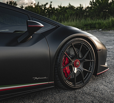 Фото дисков Strasse Wheels SM5R Deep Concave Monoblock на Lamborghini Huracan