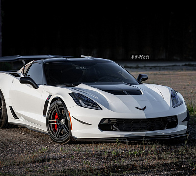 Фото дисков Strasse Wheels SP5R Deep Concave Duoblock на Chevrolet Corvette C7