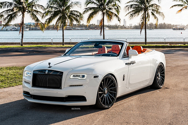 Фото дисков Strasse Wheels SV15T Deep Concave Duoblock RR Черный глянец на Rolls-Royce Ghost I