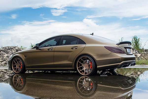 Фото дисков Strasse Wheels SM5 Deep Concave Сатиновая темная бронза на Mercedes-Benz CLS (C218)