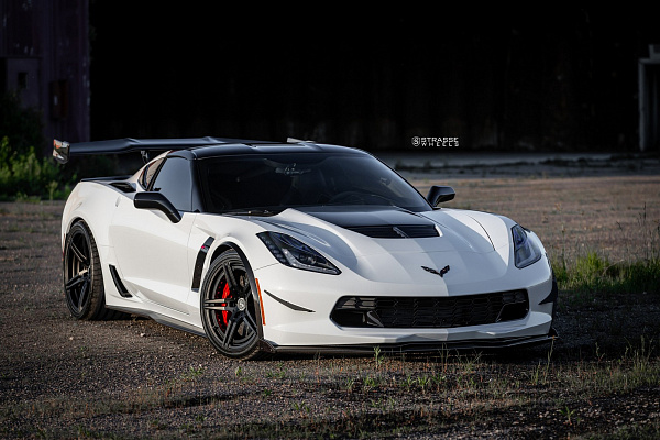 Фото дисков Strasse Wheels SP5R Deep Concave Duoblock Черный матовый на Chevrolet Corvette C7