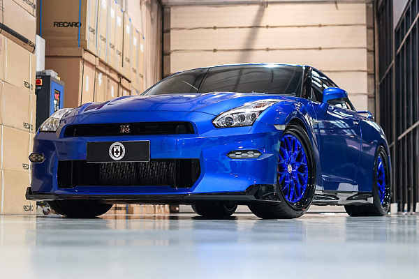 Фото дисков HRE 520 Синий глянец на Nissan GT-R