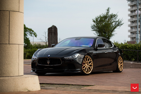 Фото дисков Vossen HF-2 Глянцевое золото на Maserati Ghibli