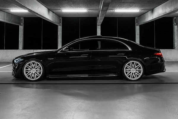 Фото дисков Radi8 R80M1 Глянцевый лак на Mercedes-Benz S-Class (W223)