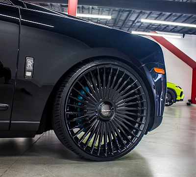 Фото дисков Giovanna Tulum на Rolls-Royce Cullinan