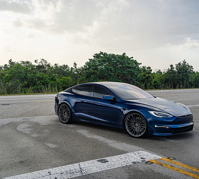 Фото дисков Vossen S17-04 на Tesla Model S