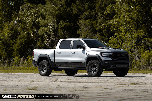 Фото дисков BC Forged TD01 Матовый графит на Ram 1500 V