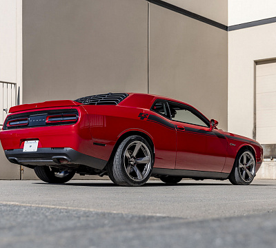 Фото дисков American Racing TTF на Dodge Challenger III