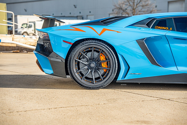 Фото дисков Strasse Wheels SV5-RS Performance Другой цвет на Lamborghini Aventador