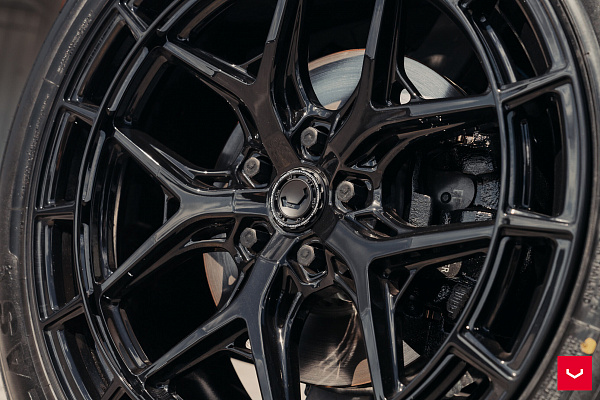 Фото дисков Vossen HFX-1 (5-Lug) Черный глянец на Land Rover Defender II