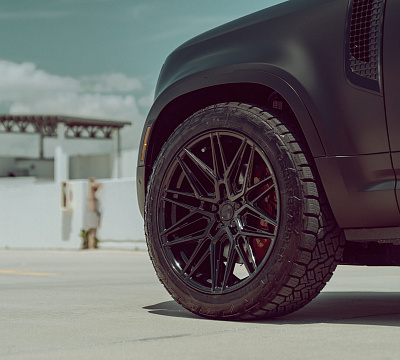 Фото дисков Vossen HF-7 на Land Rover Defender II