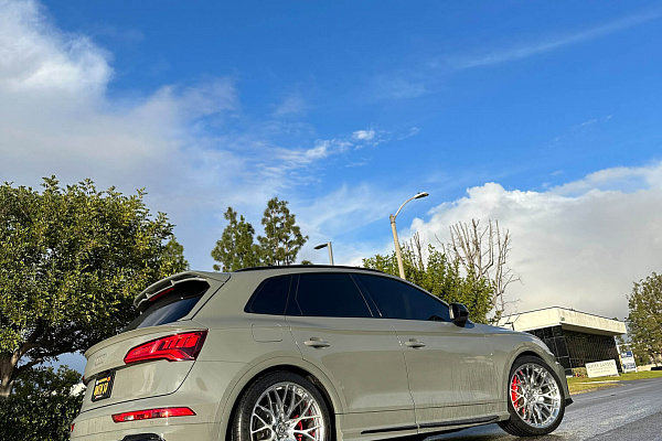 Фото дисков HRE 520M Глянцевый лак на Audi Q5 (FY)