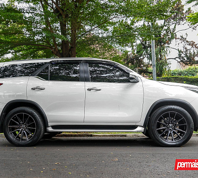 Фото дисков Vossen HF6-1 на Toyota Fortuner II